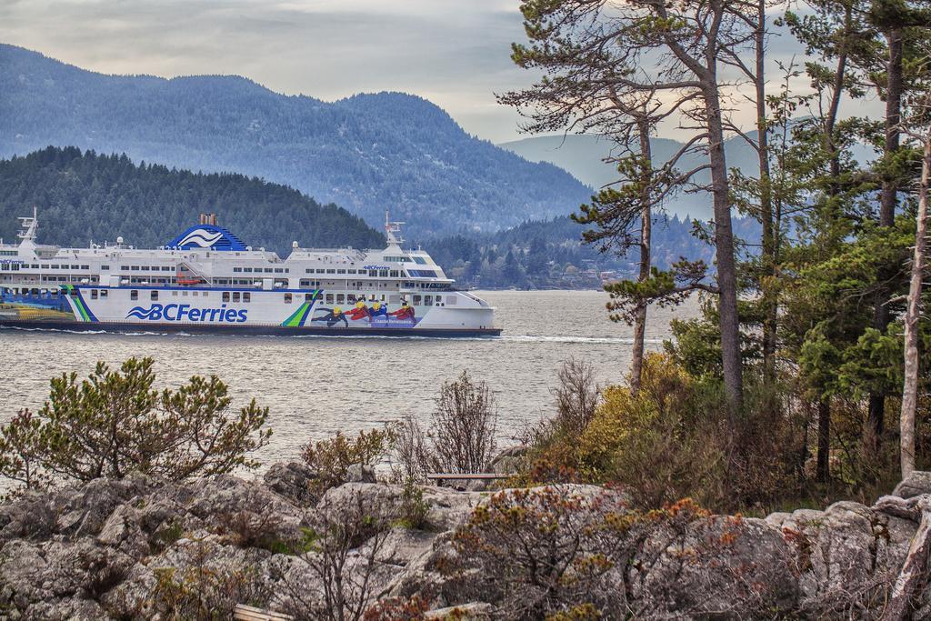 Whytecliff Park Place Near Ocean Уэст-Ванкувер Экстерьер фото